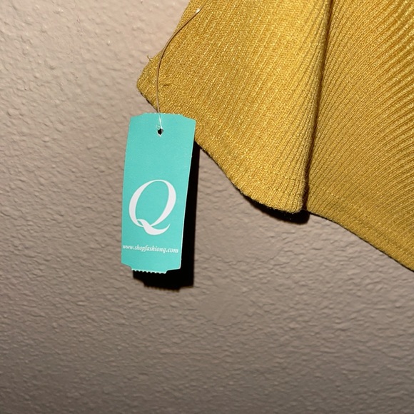 Fashion Q One Shoulder Long Sleeve Crop Top - Picture 4 of 6